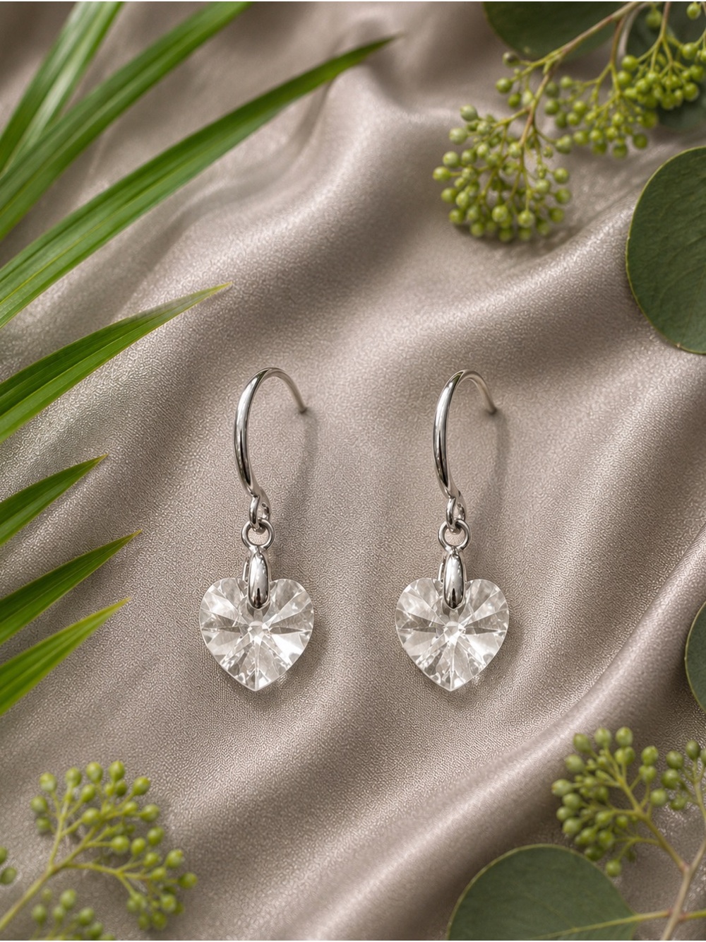 🆕🆕🆕swarovski Silver Heart Crystal Drop Earrings - Clear